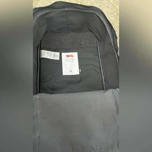 Fjallraven Kanken 17 inch laptop backpack Gray - Picture 6 of 12